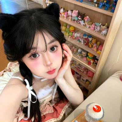 热裤荡女